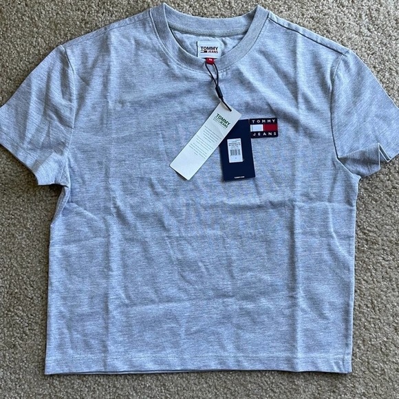 Tommy Hilfiger Short Sleeve Grey Badge Tee XS NWT - Picture 4 of 10